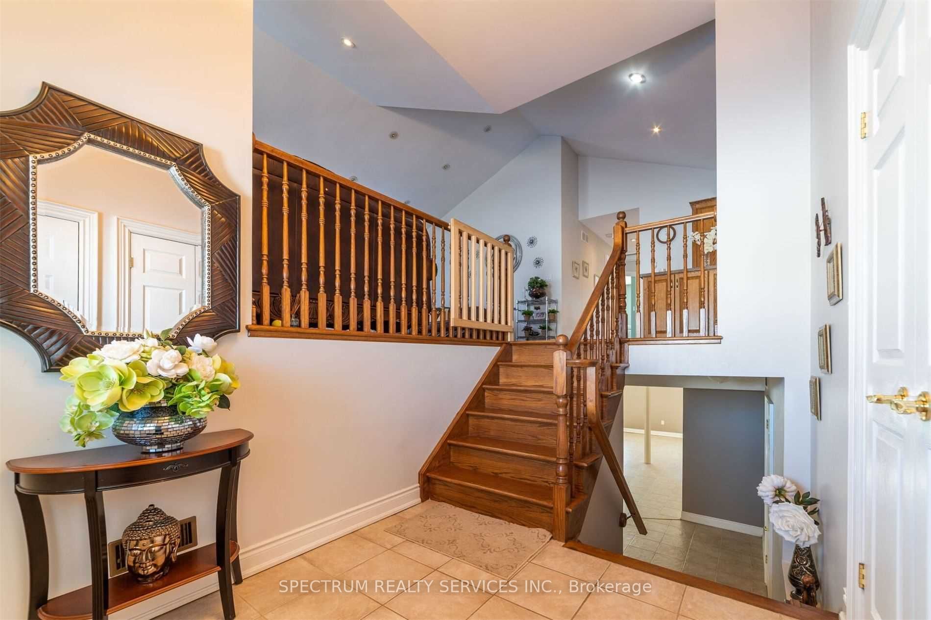 8112 Beaver Glen Drive, Niagara Falls 3