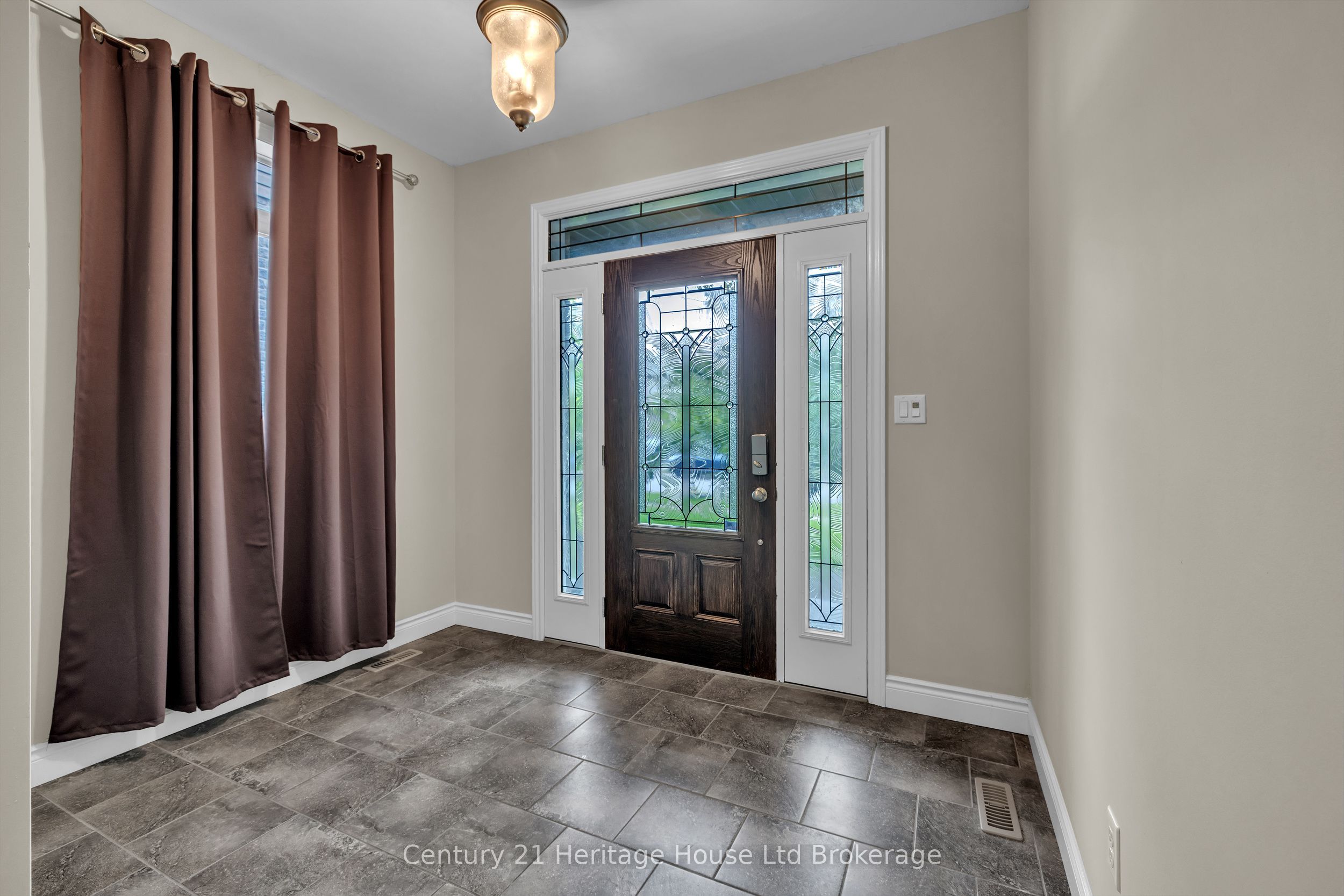 472 Fairway Road, Woodstock 4