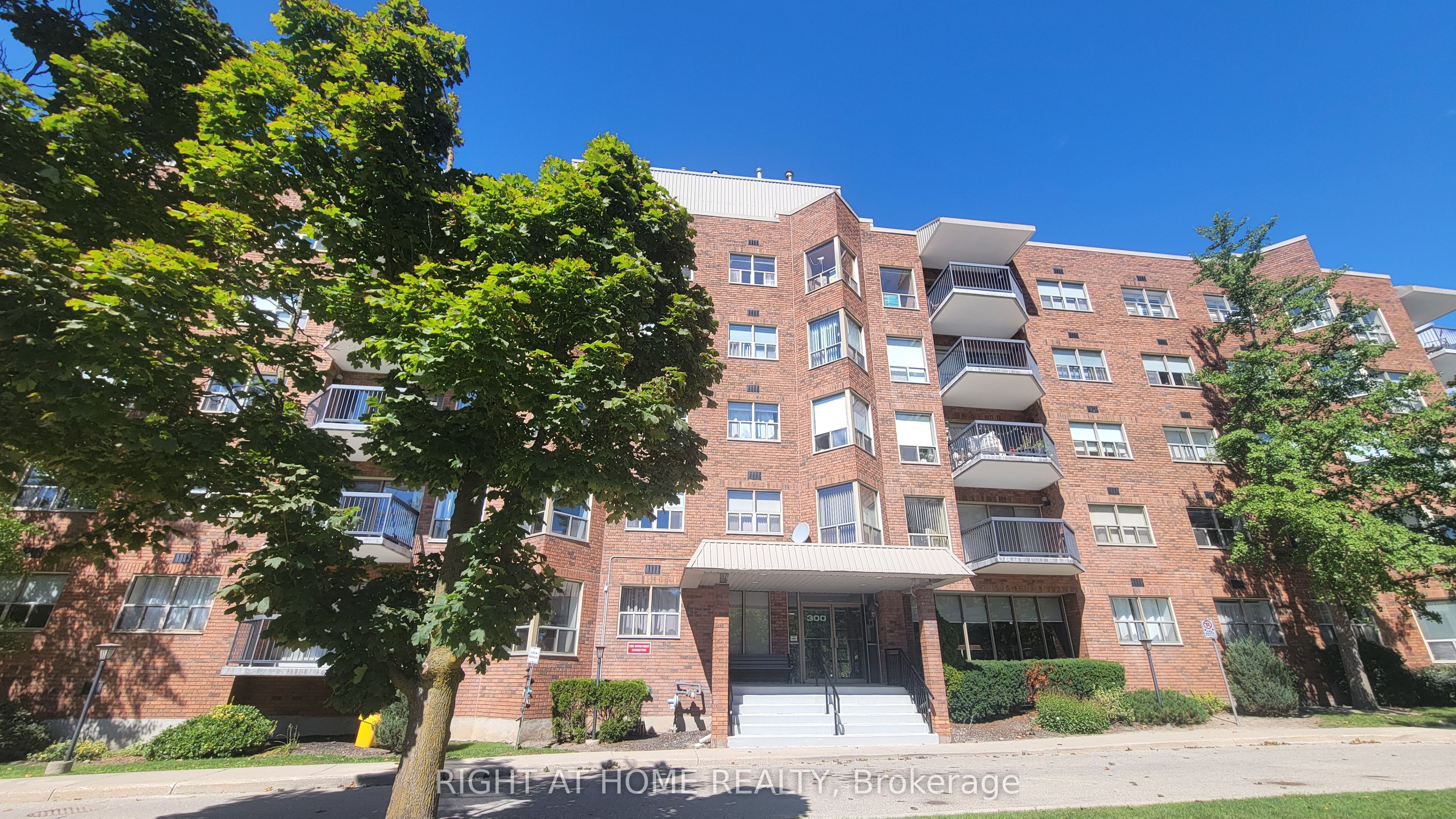 Unit 505 - 300 Keats Way, Waterloo 1