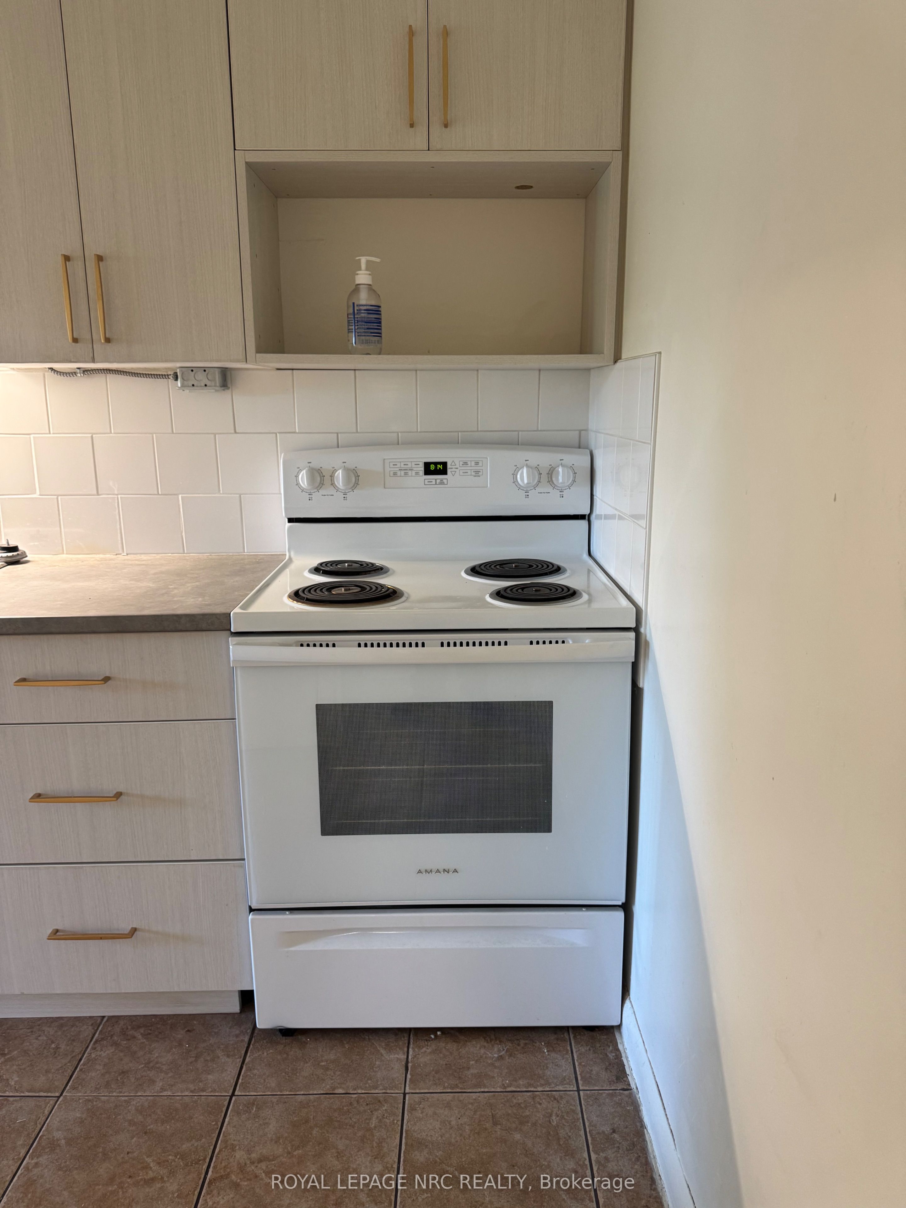 Unit 27 - 6035 Murray Street, Niagara Falls 5