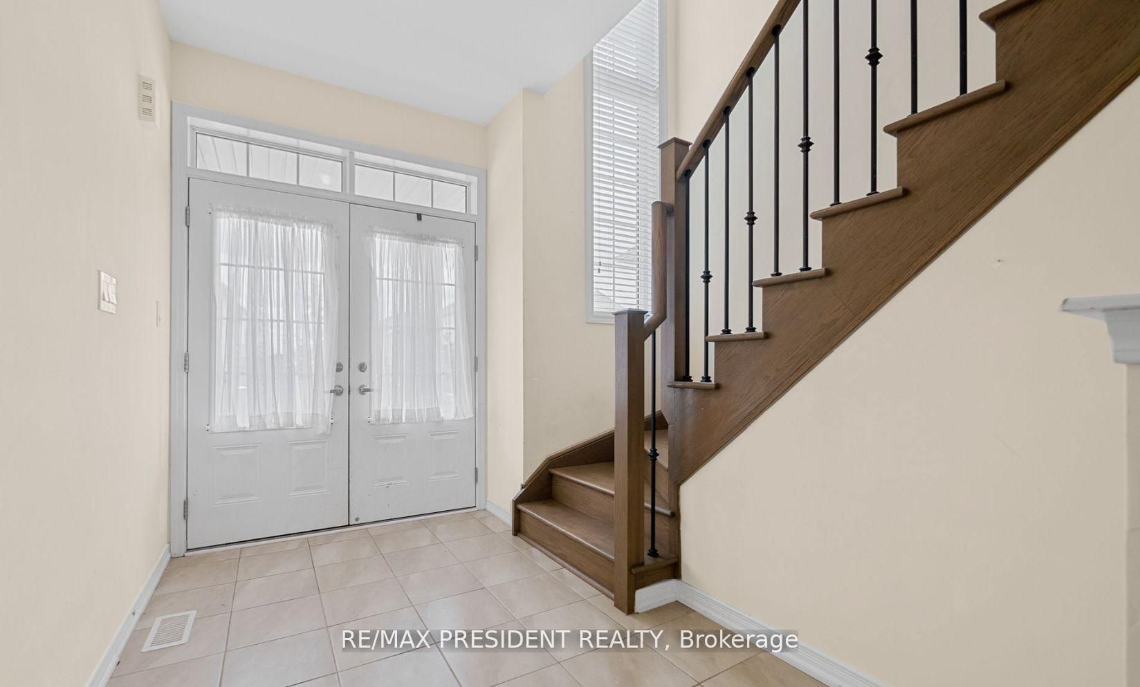 25 Seanesy Drive, Thorold 4