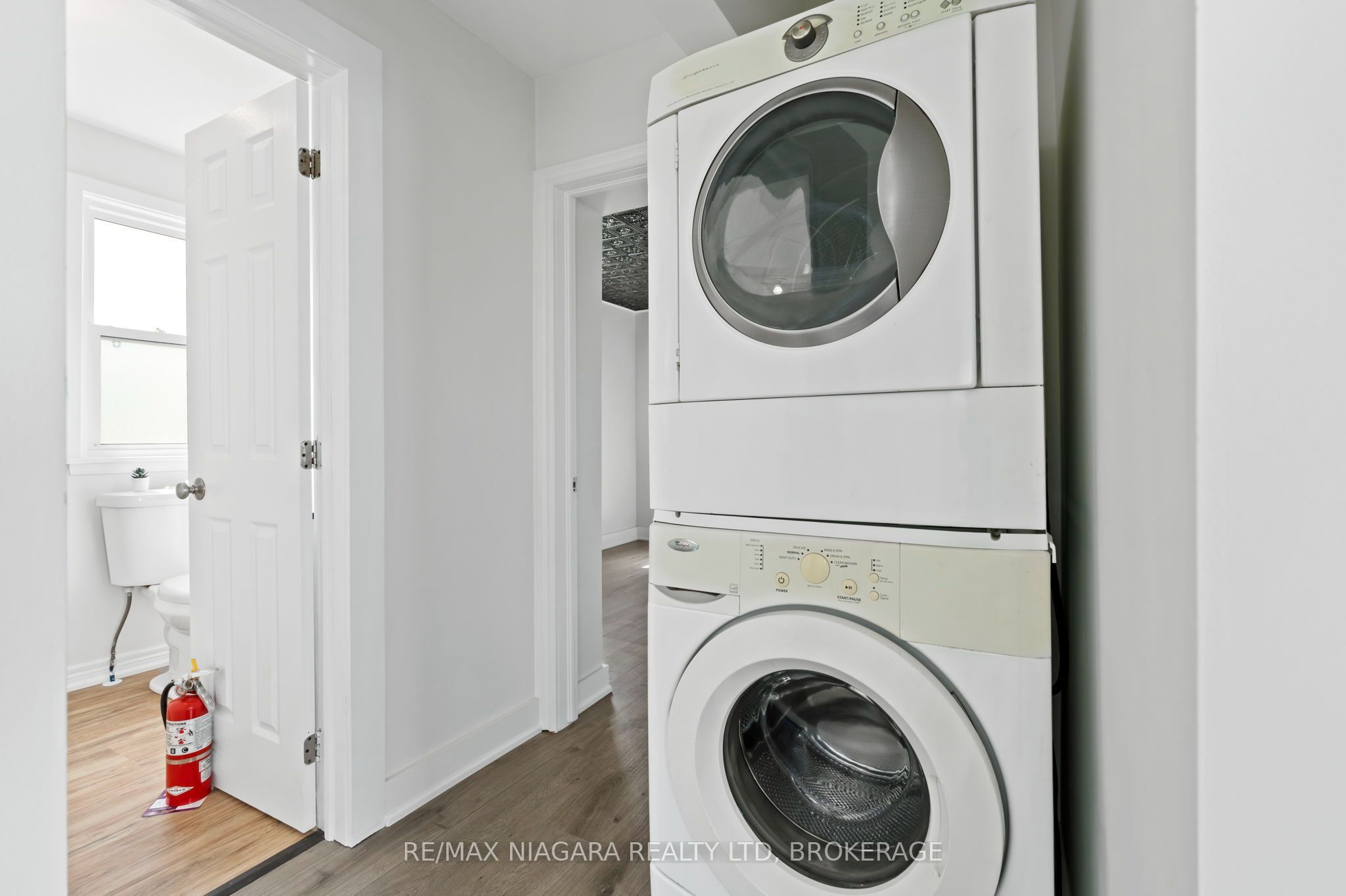 Unit main level - 9 Prince Street, St. Catharines 5