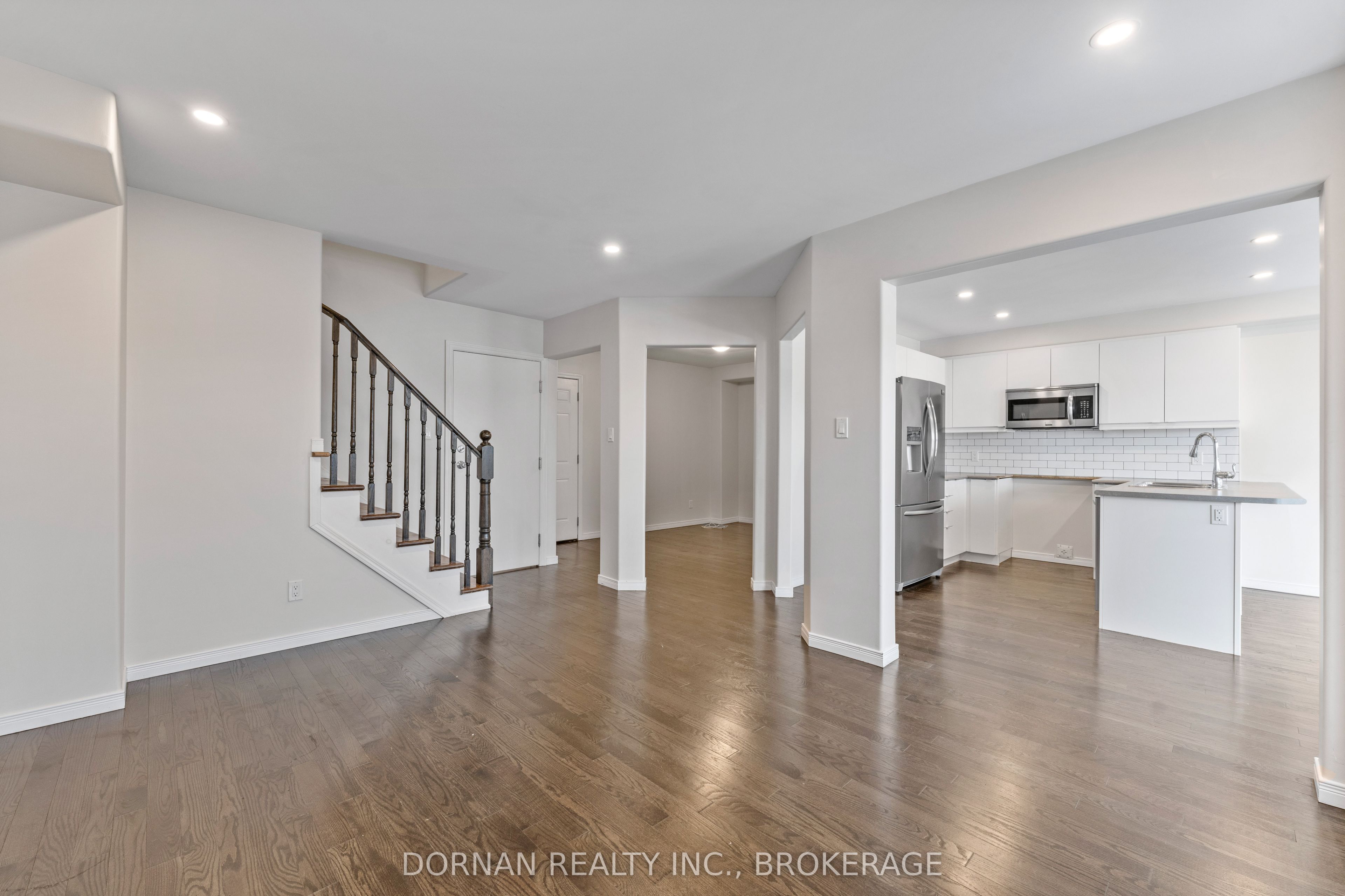 Unit Upper - 284 Louden Terrace, Peterborough 3