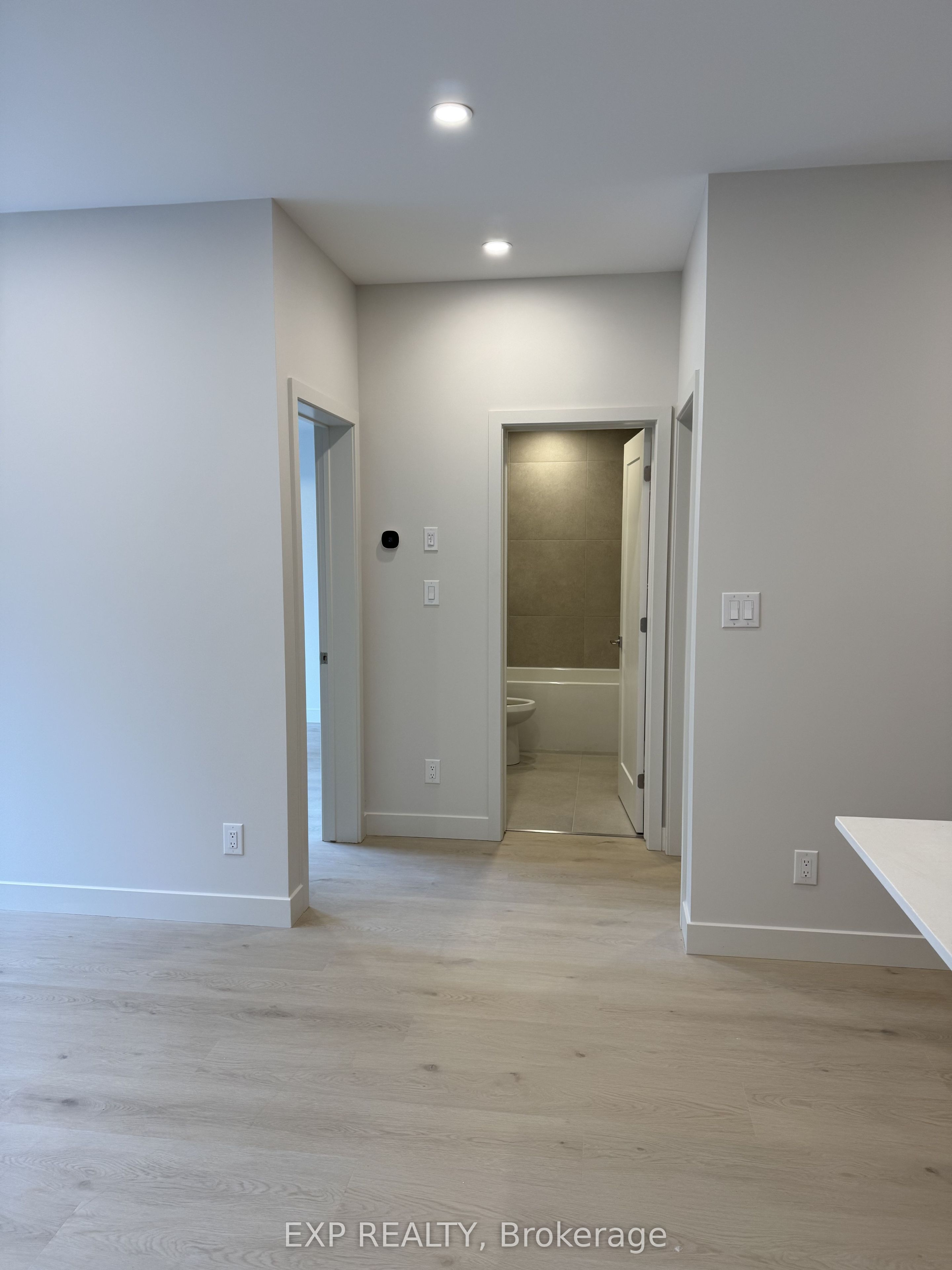 Unit 4 - 1301 Dorchester Avenue, Ottawa 4