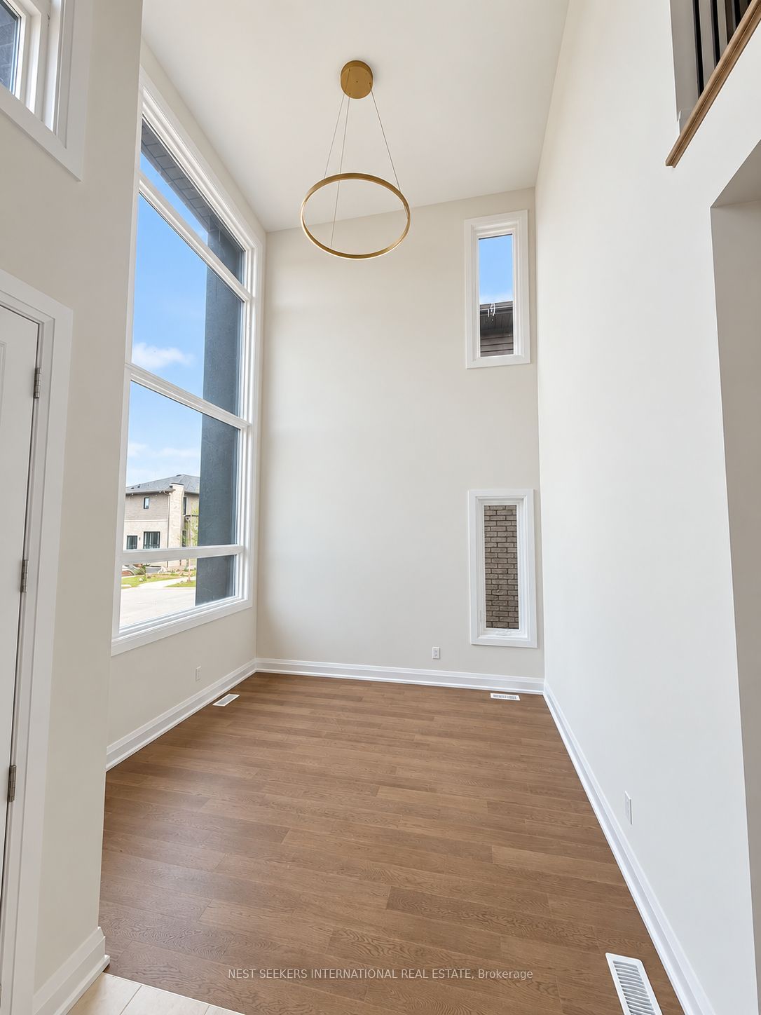 8783 Harlyn Common, Niagara Falls 3