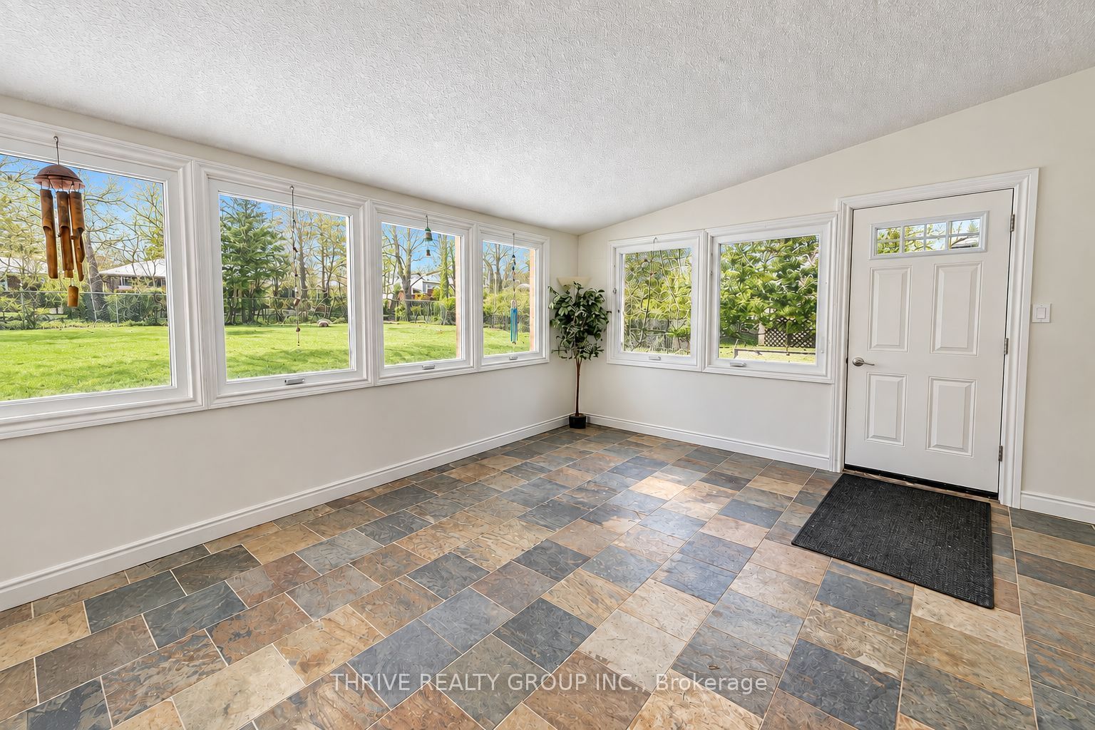 632 Sherene Terrace, London 4