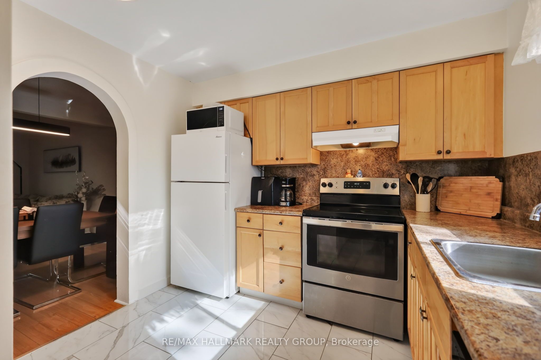 6156 Brookside Lane, Orleans-Gloucester 4