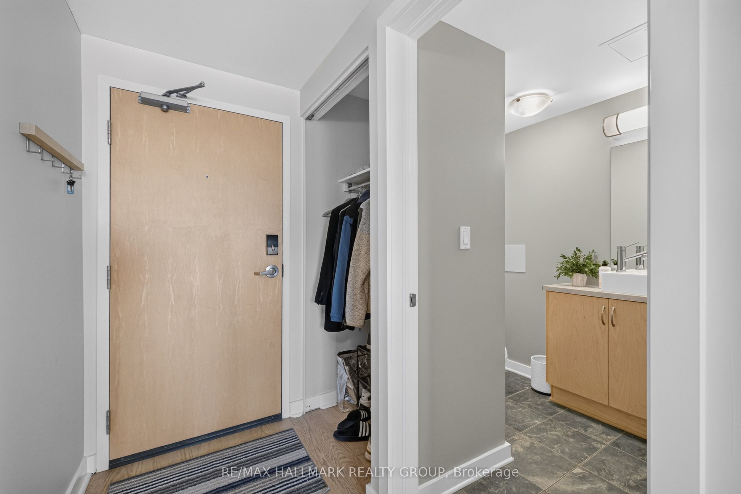 Unit 506 - 1014 BANK Street, Ottawa 2