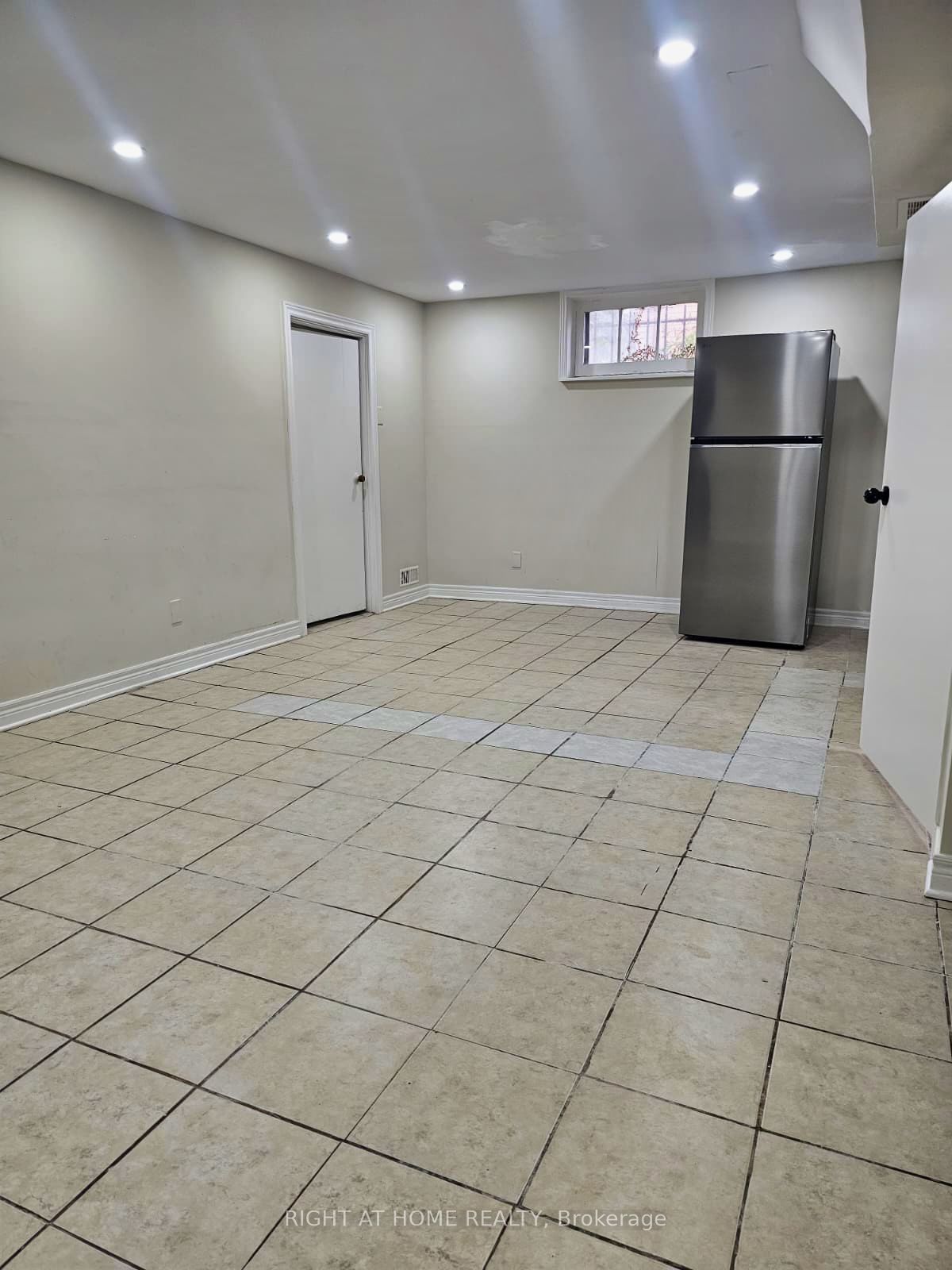 Unit B - 537 Clarke Road, London 4
