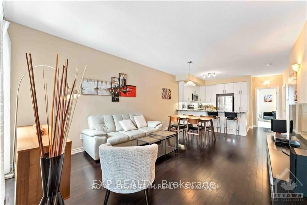 236 Pembina Private, Orleans-Gloucester 4