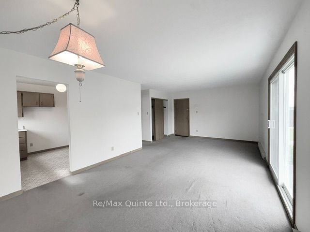 Unit 3 - 49 Oxford Road, Quinte West 4
