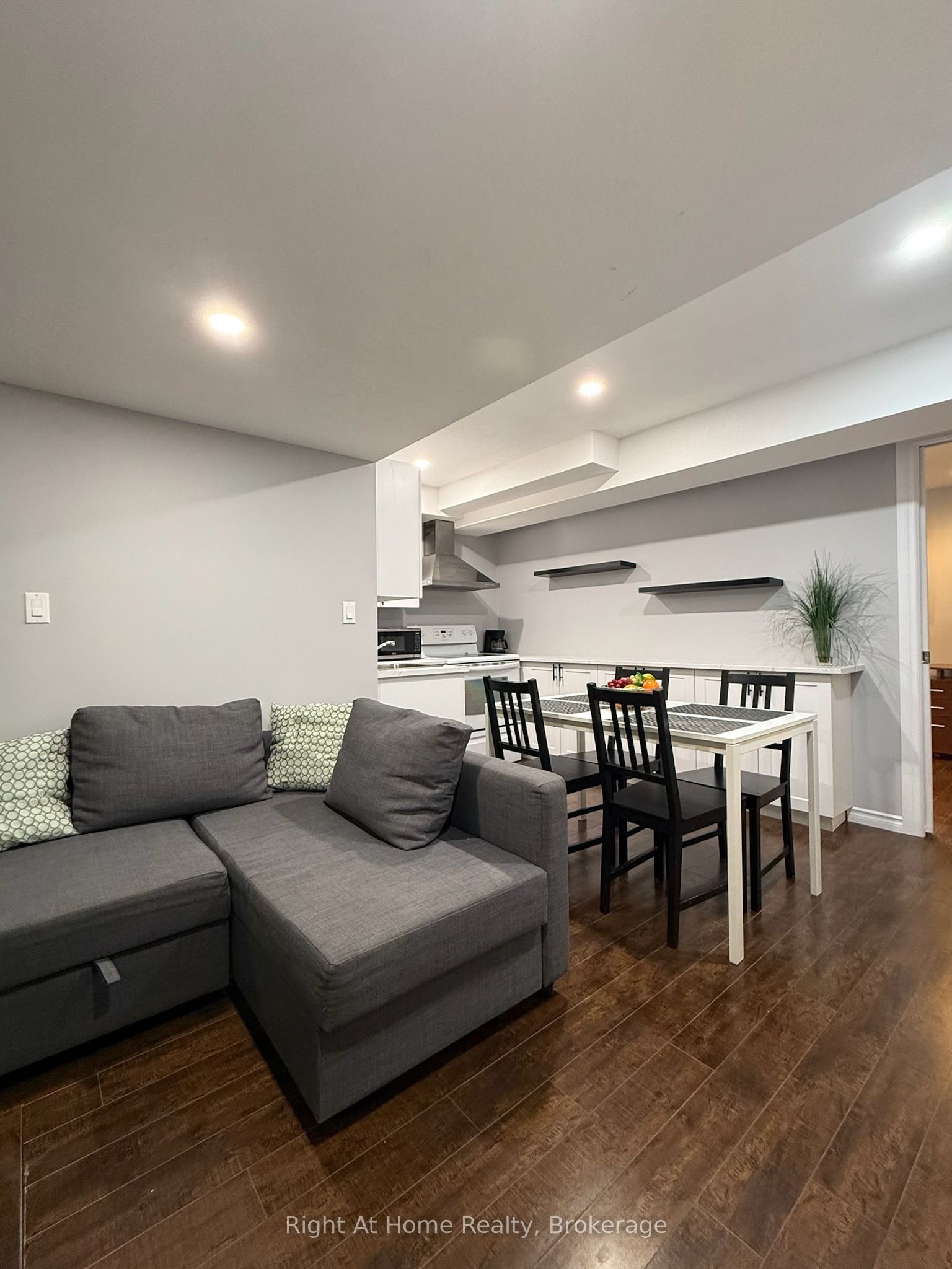 268 Buttonbush Street, Waterloo 4