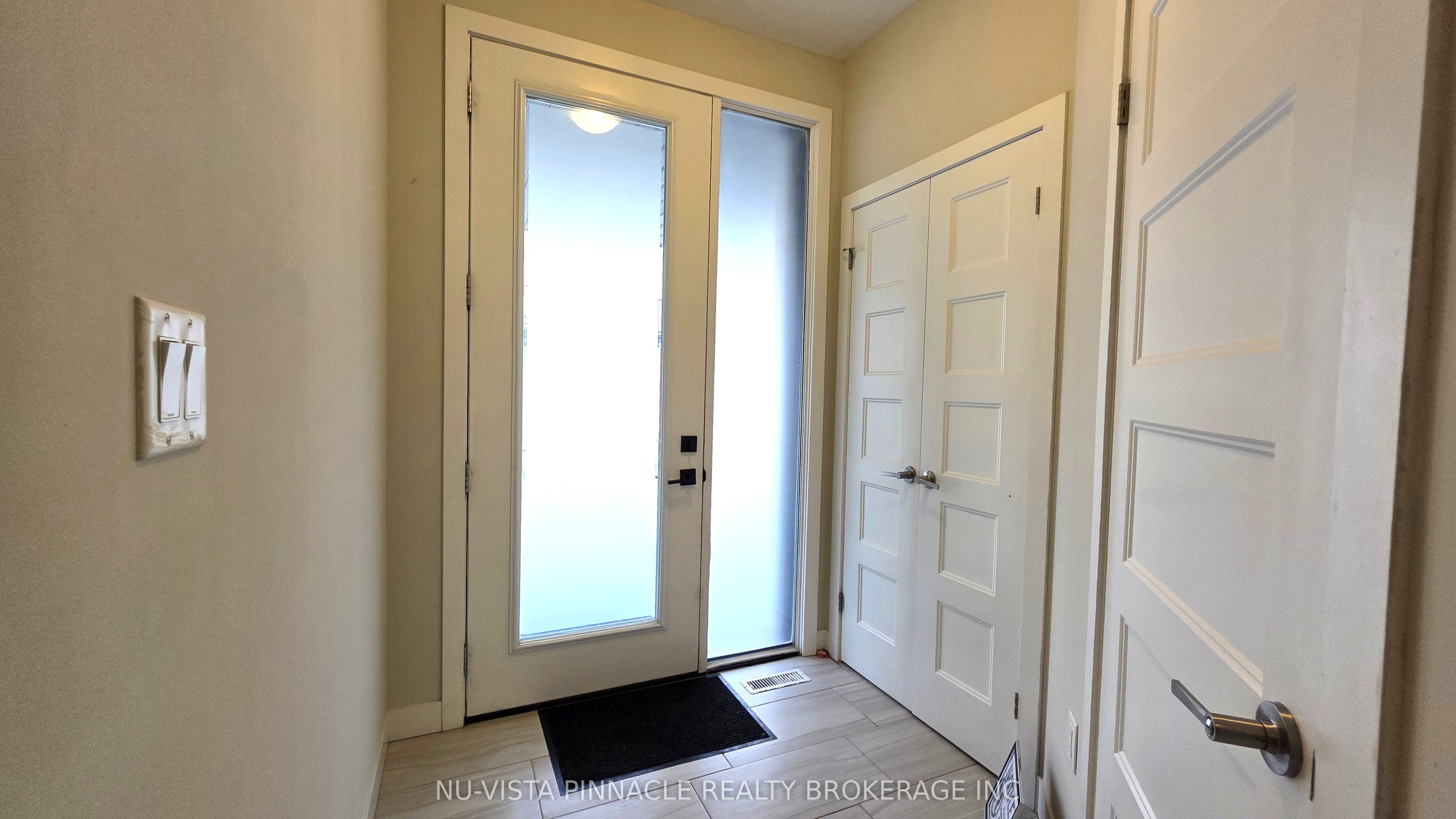 923 Georgetown Drive, London 5