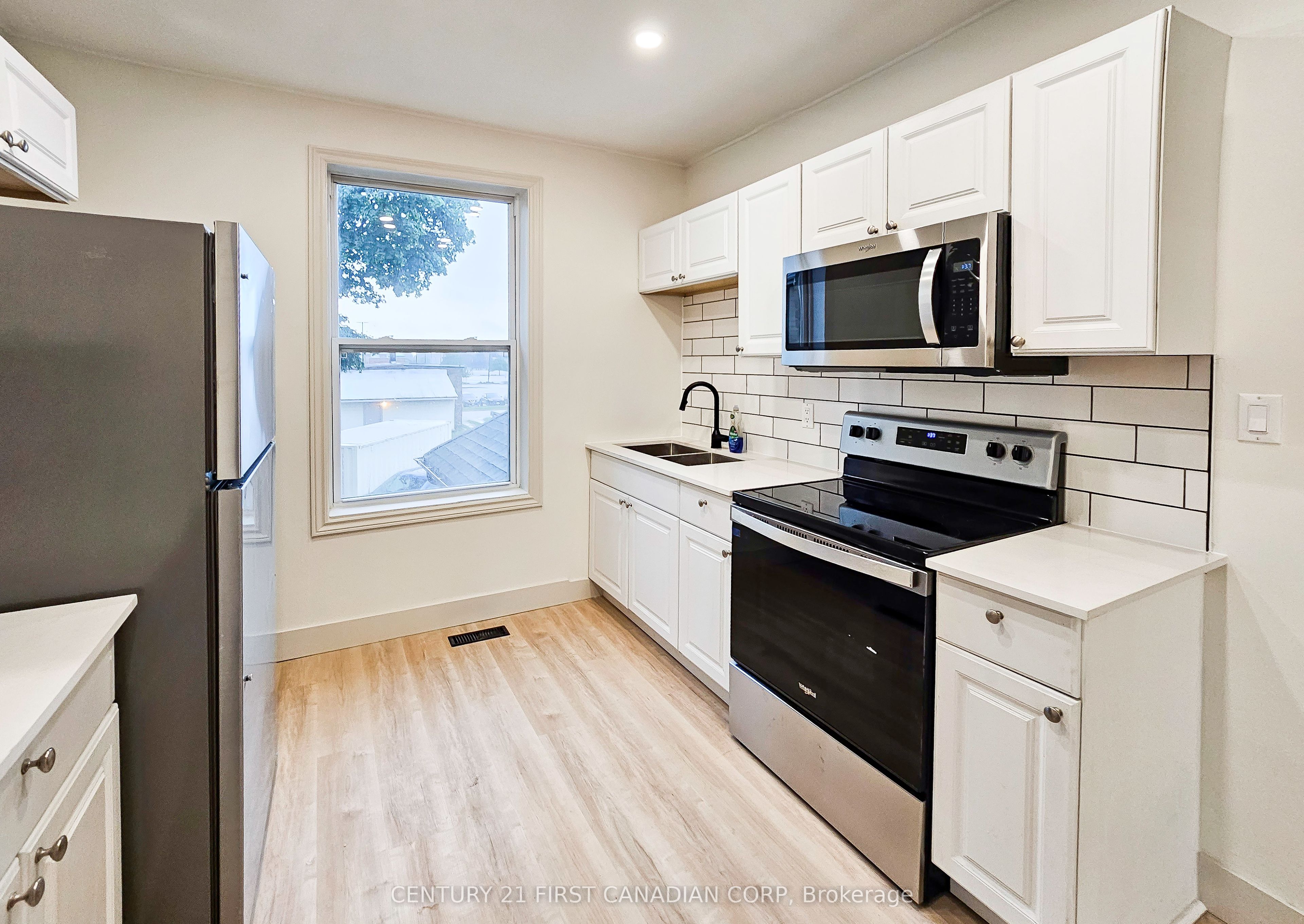 Unit Apt 2 - 859 Dundas Street, London 5