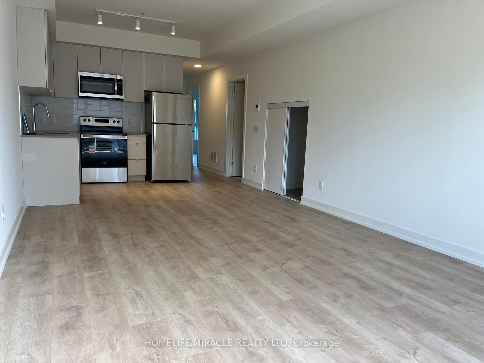 Unit 209B - 16 Melbourne Avenue, St. Catharines 3
