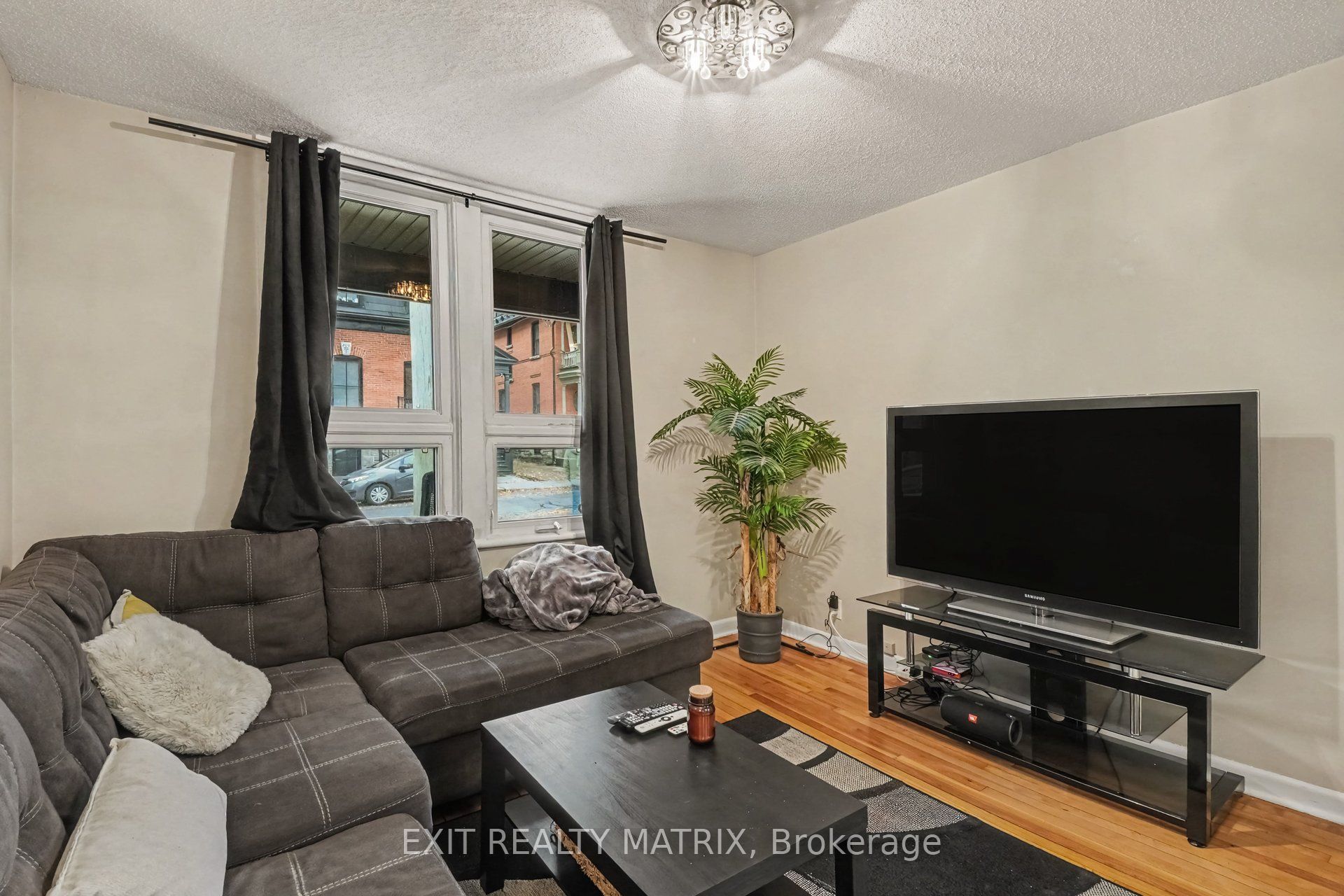 Unit 1 - 511 Cooper Street, Ottawa 4