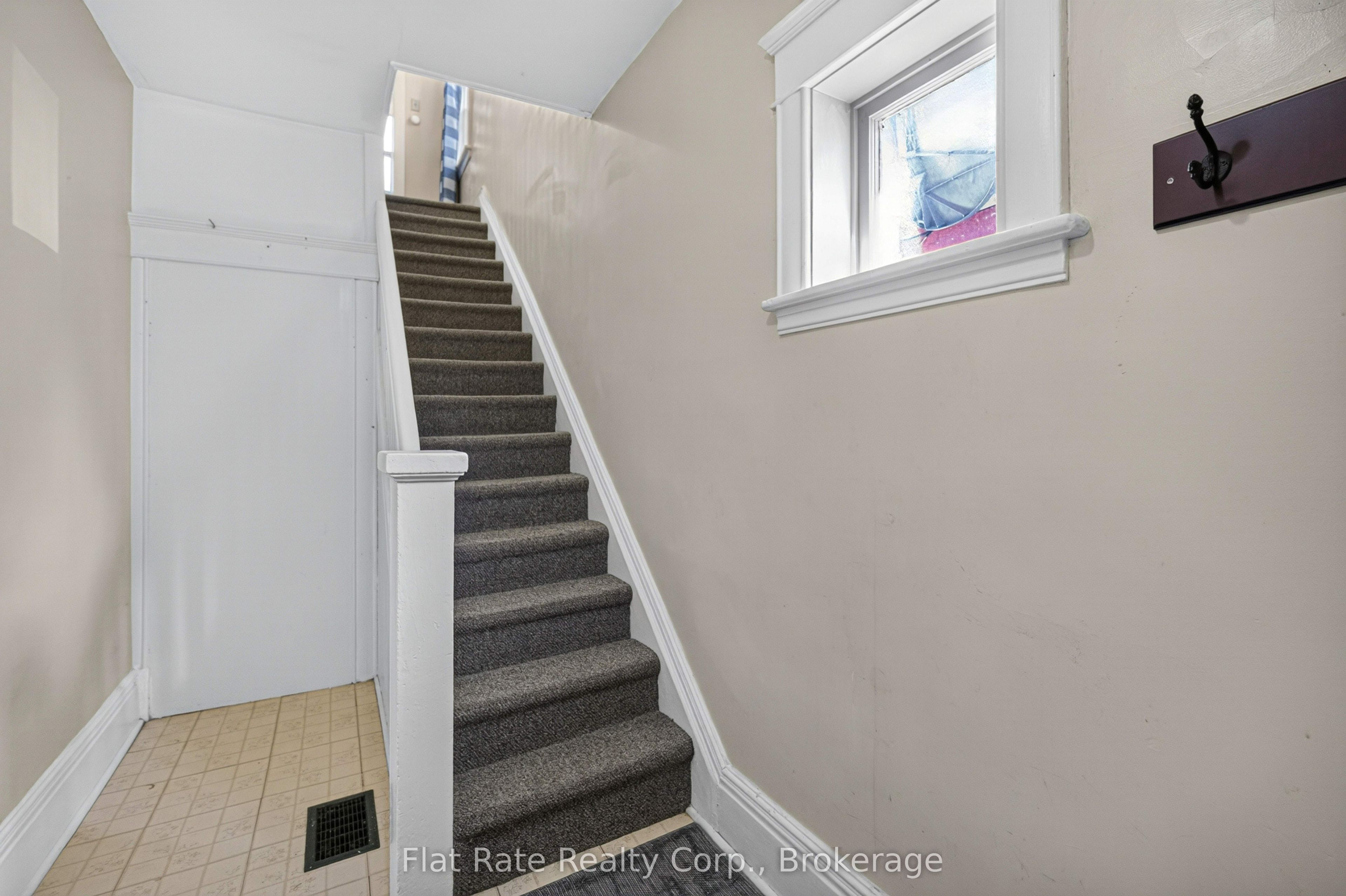 Unit 2ND FLOOR - 480 DONEGAL Street, Peterborough 2