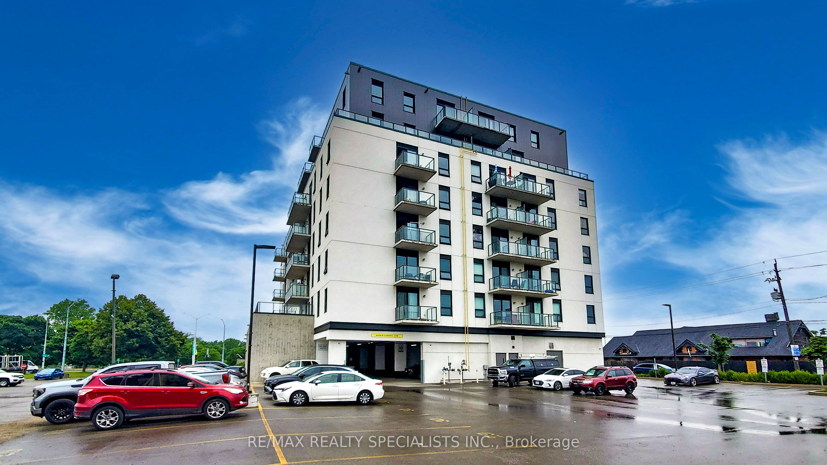 Unit 809 - 7 ERIE Avenue, Brantford 3