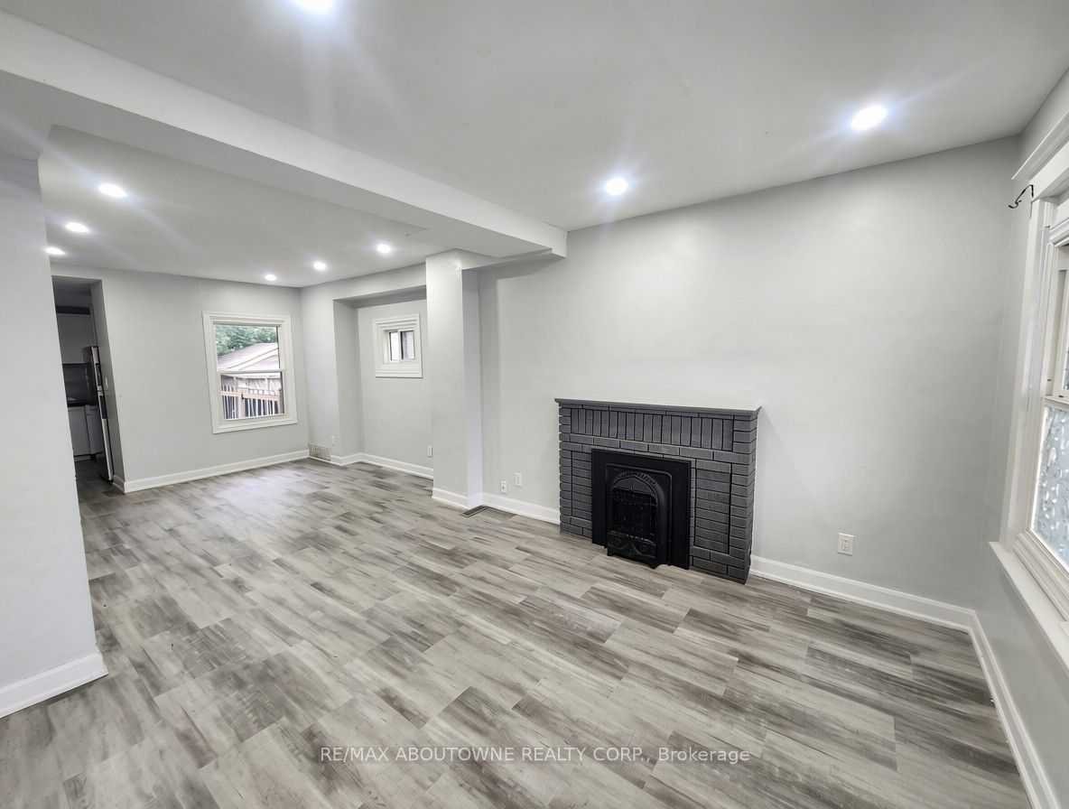 63 Gage Avenue N, Hamilton 3