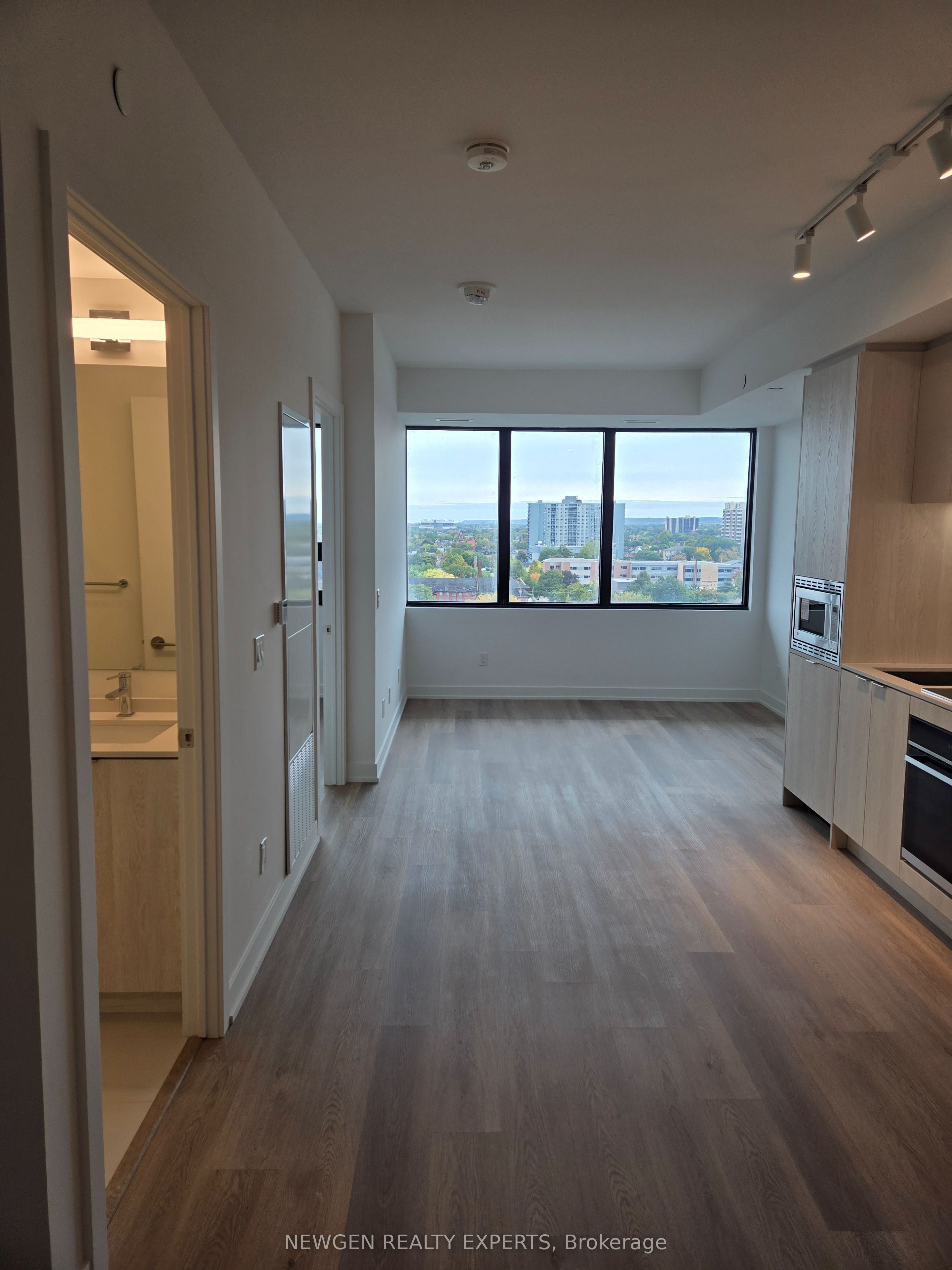 Unit 907 - 101 John Street N, Hamilton 3