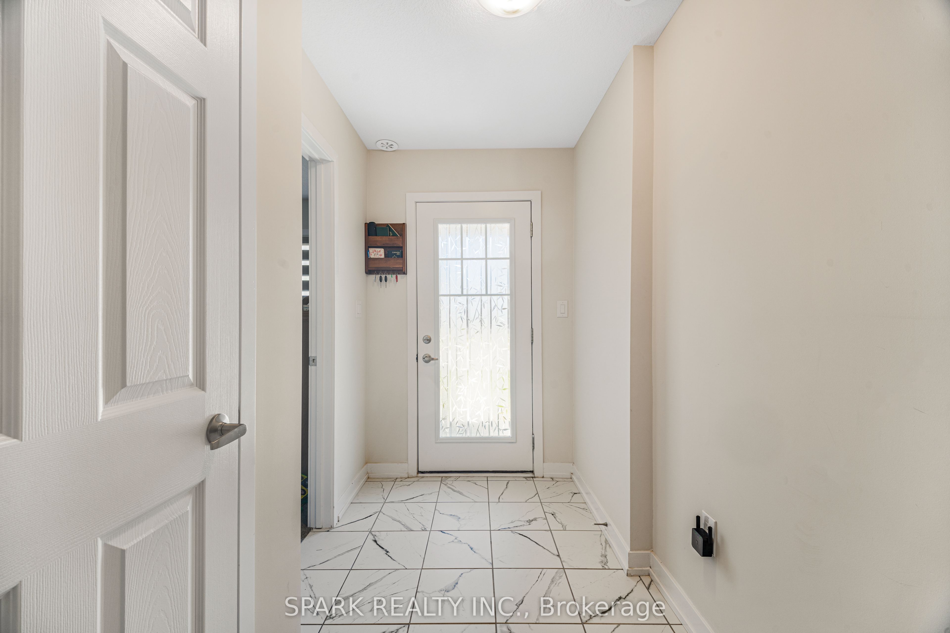 226 Melody Lane, Thorold 5