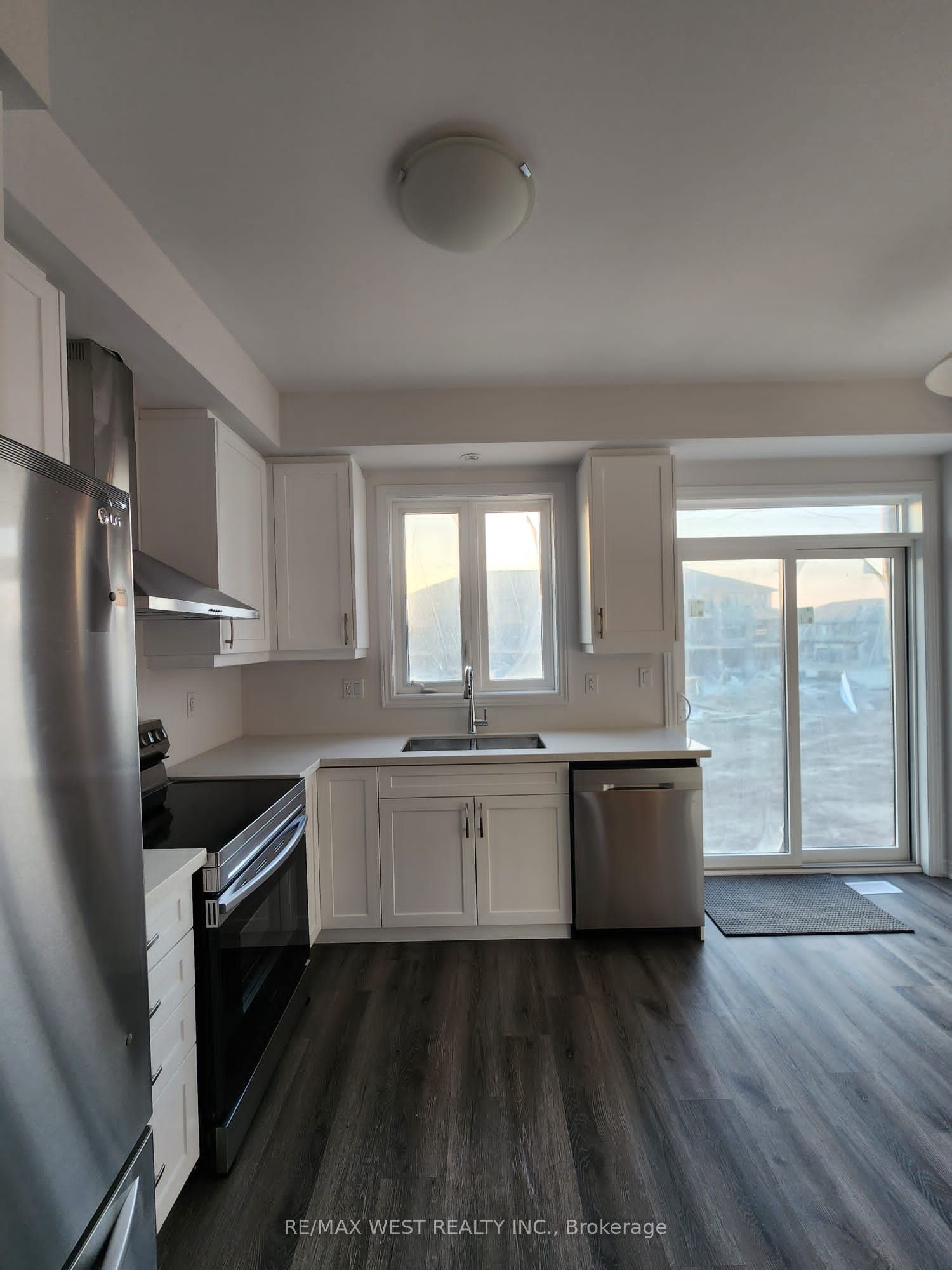 Unit 129 - 461 Blackburn Drive, Brantford 3