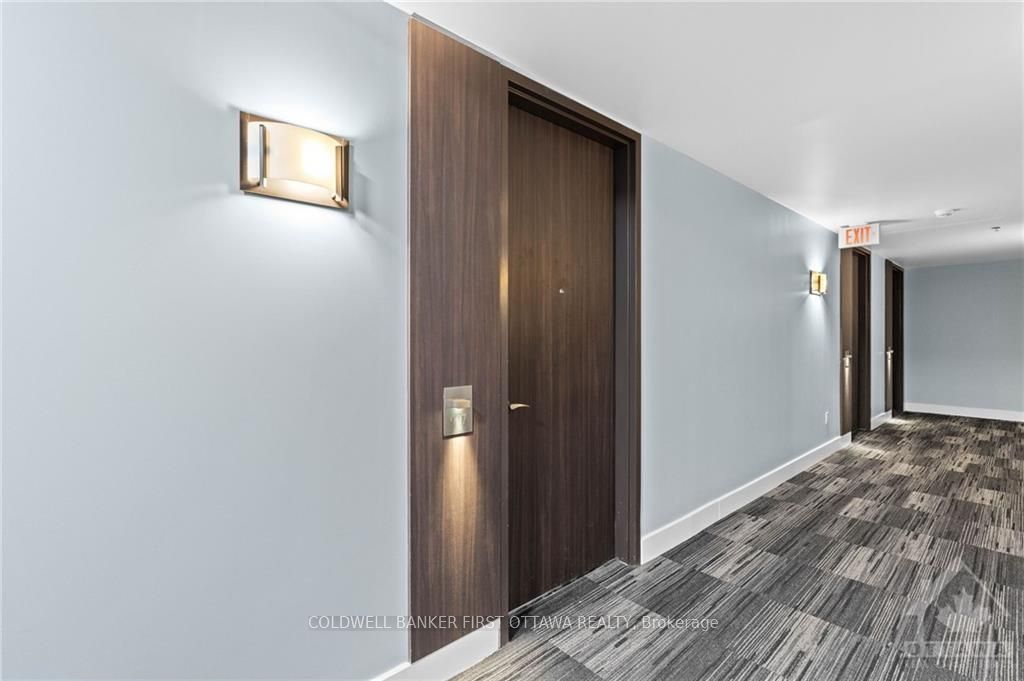 Unit 907 - 300 LISGAR Street, Ottawa 4