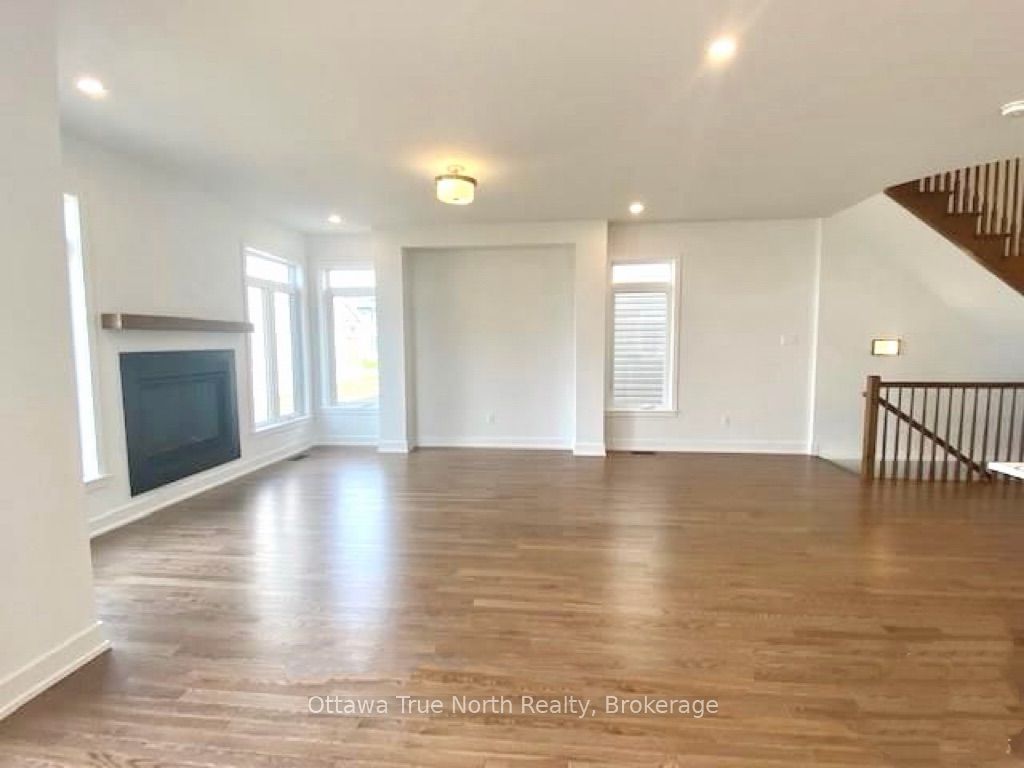 934 Embankment Street, Stittsville-Goulbourn 5
