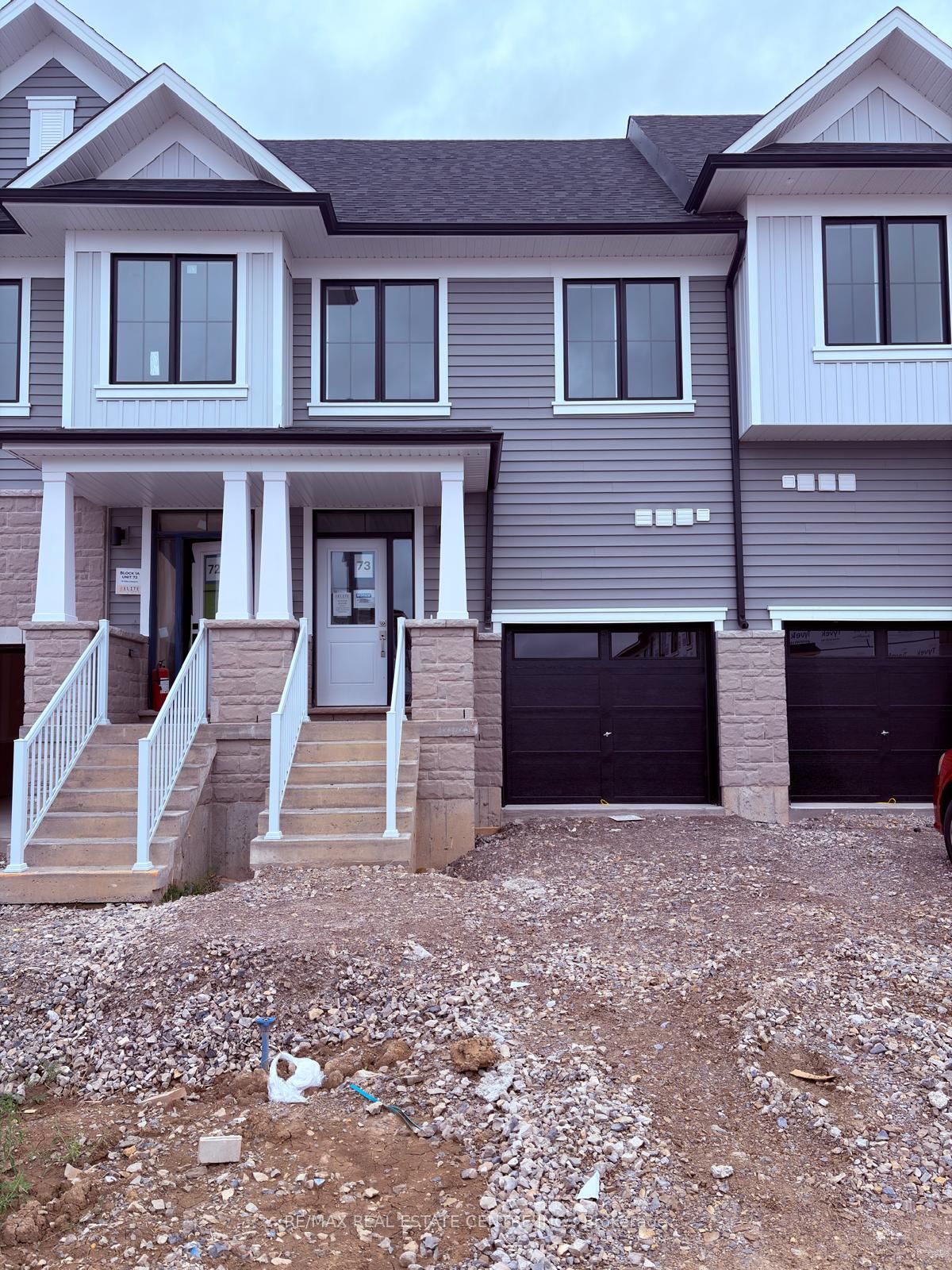 8 Elite Crescent, Haldimand 1